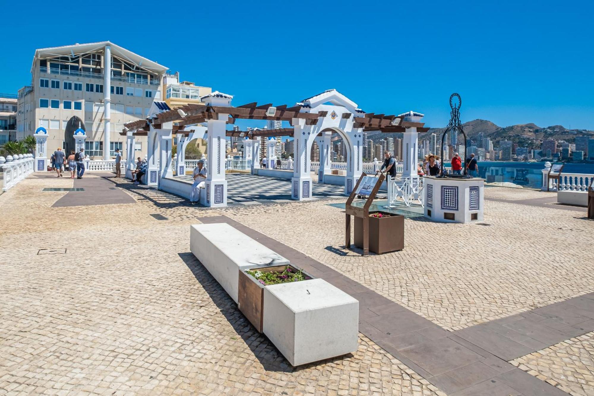 Apartamentos El Castell Benidorm Old-Town Exteriör bild
